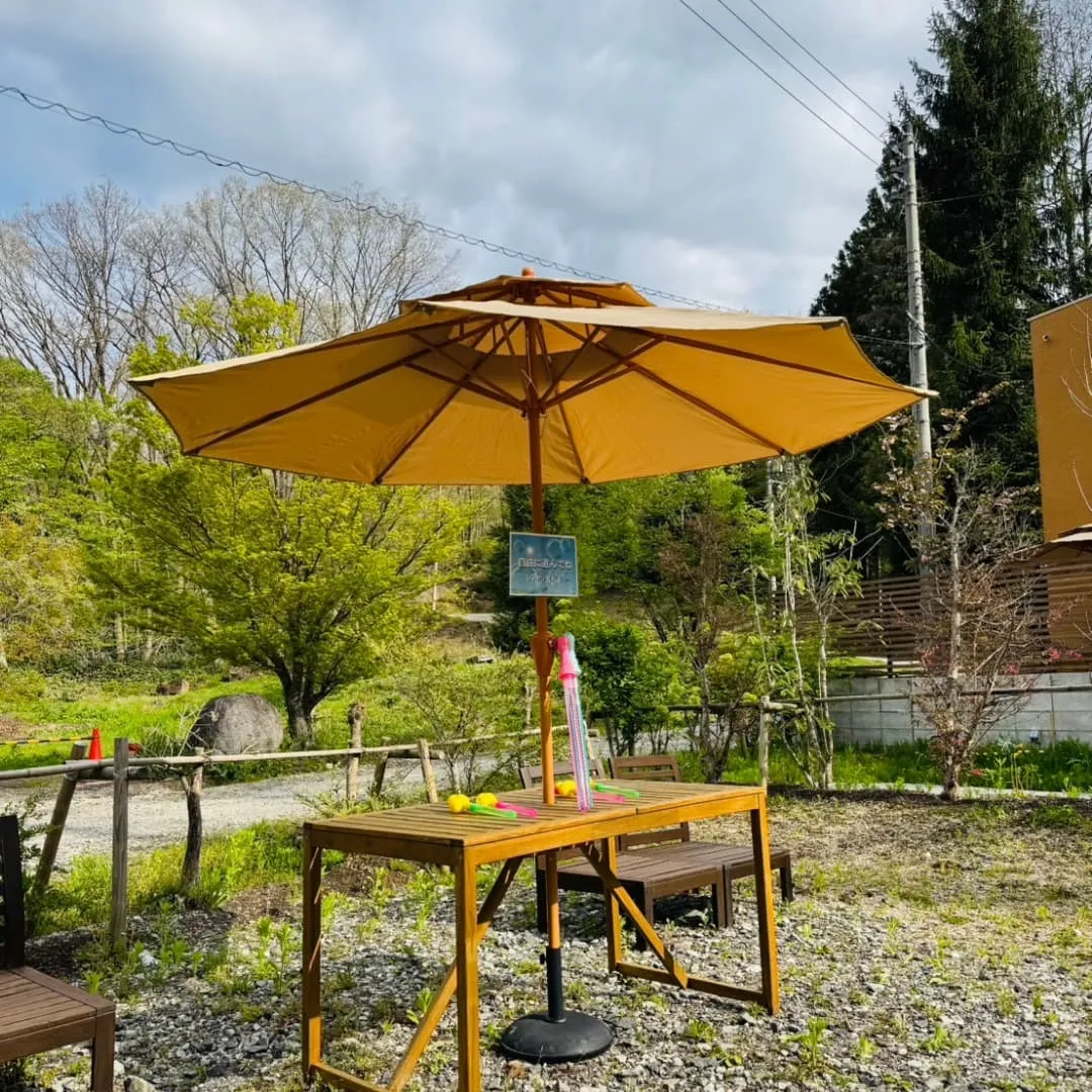 ゴールデンウイーク中、私たちの森のリトリートは、美しい晴天に...